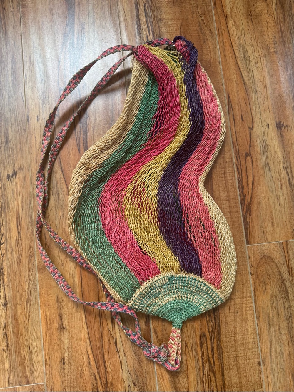 Vintage handwoven jute sling bag from the 70’s